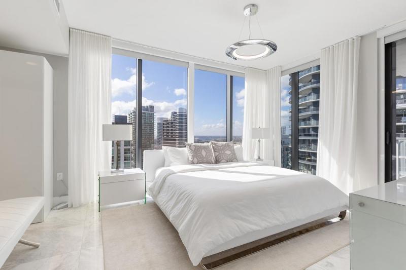 1010-Brickell-Room-1