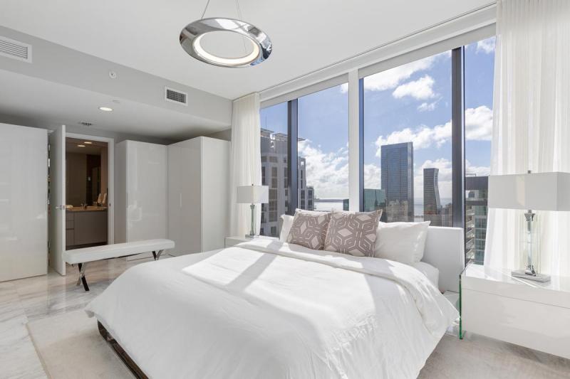 1010-Brickell-Room-2